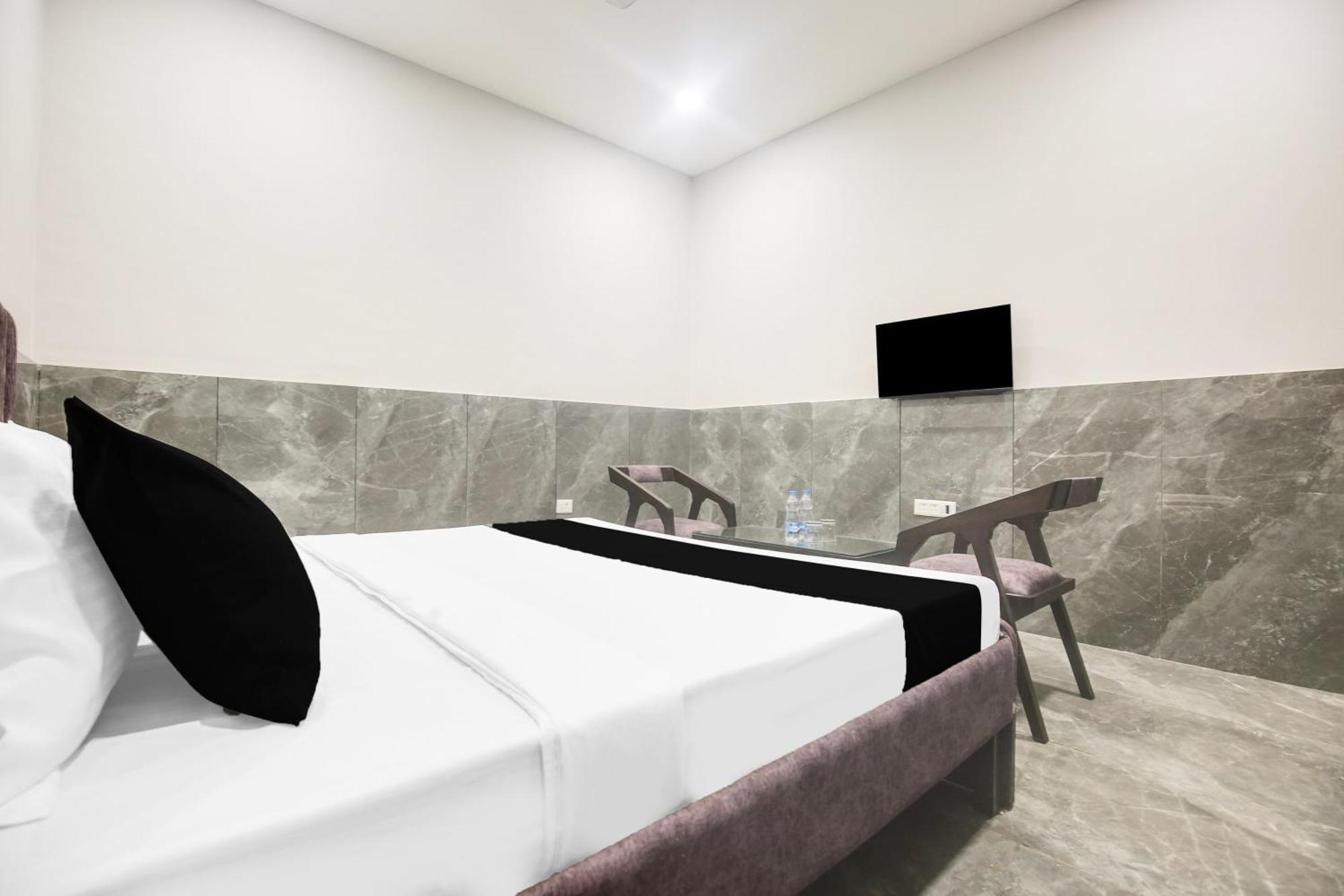 Hotel O Ravi & Banquet Lalewal エクステリア 写真