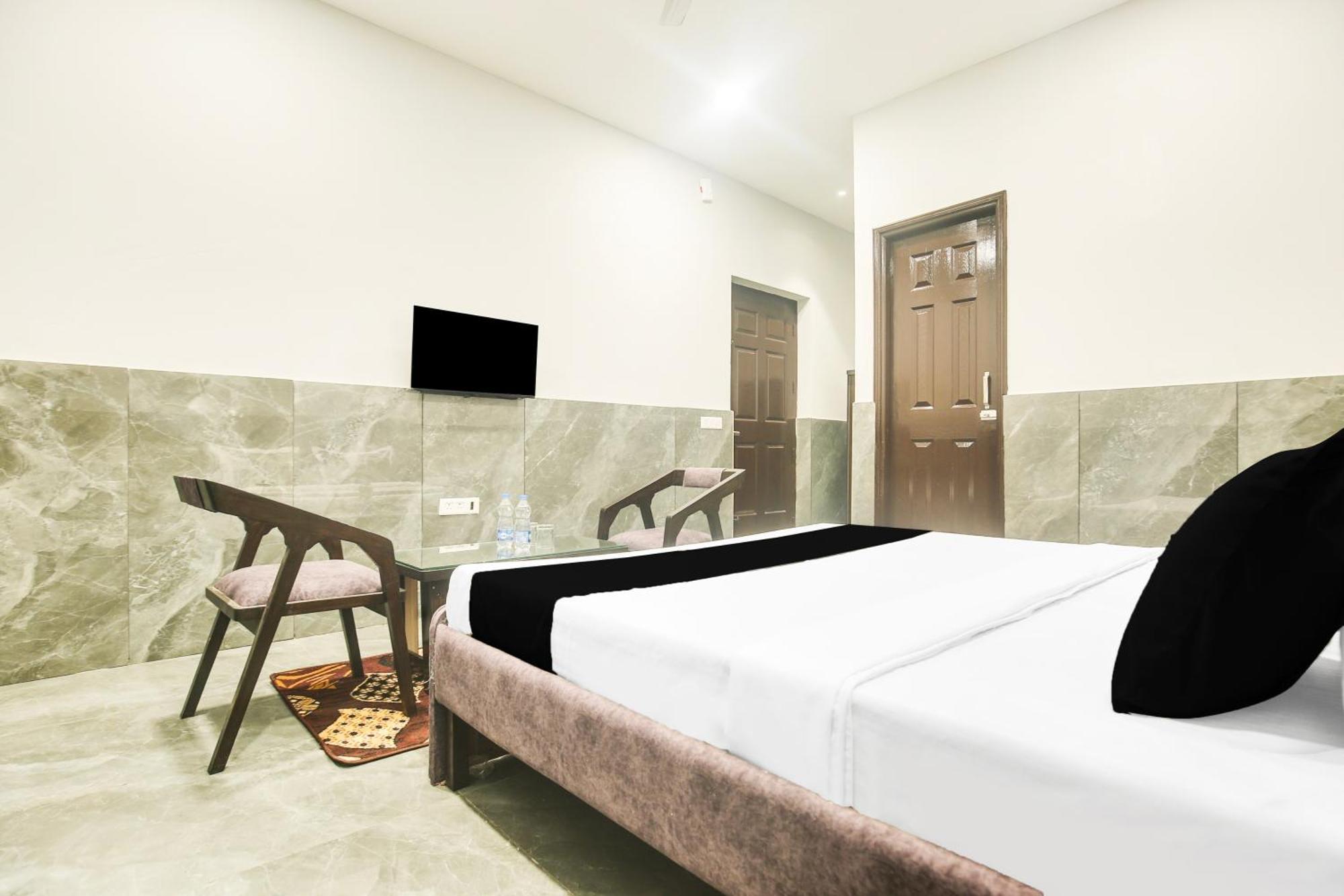 Hotel O Ravi & Banquet Lalewal エクステリア 写真